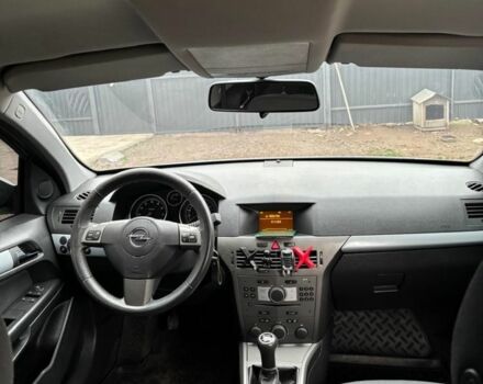 Серый Опель Астра, объемом двигателя 1.6 л и пробегом 245 тыс. км за 5450 $, фото 6 на Automoto.ua