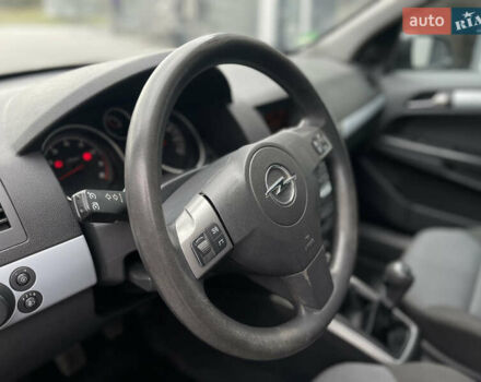 Серый Опель Астра, объемом двигателя 1.6 л и пробегом 158 тыс. км за 4950 $, фото 20 на Automoto.ua