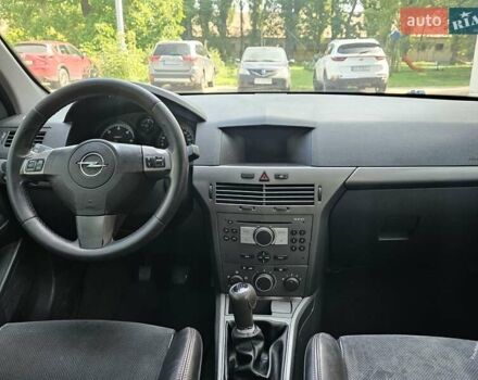 Сірий Опель Астра, об'ємом двигуна 1.25 л та пробігом 200 тис. км за 3200 $, фото 15 на Automoto.ua