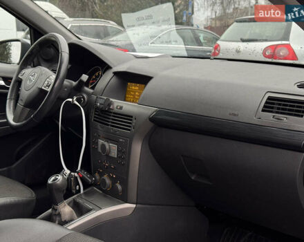 Серый Опель Астра, объемом двигателя 1.6 л и пробегом 310 тыс. км за 5000 $, фото 25 на Automoto.ua