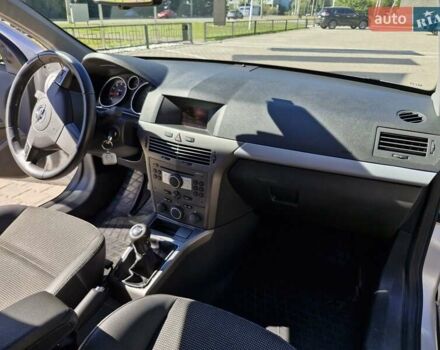 Серый Опель Астра, объемом двигателя 1.8 л и пробегом 225 тыс. км за 6300 $, фото 16 на Automoto.ua