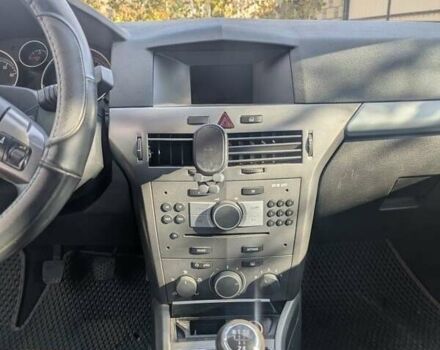 Серый Опель Астра, объемом двигателя 1.6 л и пробегом 197 тыс. км за 4000 $, фото 5 на Automoto.ua