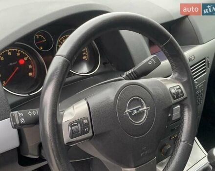 Серый Опель Астра, объемом двигателя 1.6 л и пробегом 195 тыс. км за 4790 $, фото 1 на Automoto.ua
