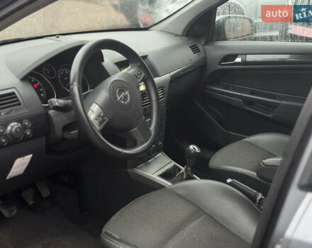 Сірий Опель Астра, об'ємом двигуна 1.6 л та пробігом 261 тис. км за 3999 $, фото 40 на Automoto.ua