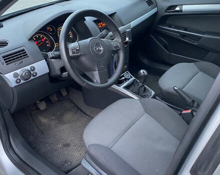 Серый Опель Астра, объемом двигателя 1.4 л и пробегом 280 тыс. км за 5200 $, фото 1 на Automoto.ua