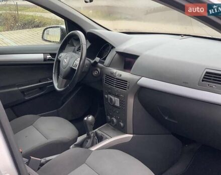 Серый Опель Астра, объемом двигателя 1.6 л и пробегом 195 тыс. км за 4790 $, фото 22 на Automoto.ua