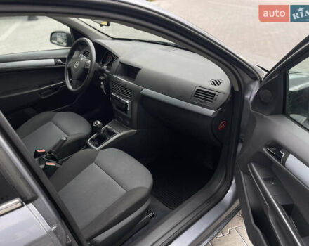 Серый Опель Астра, объемом двигателя 1.6 л и пробегом 158 тыс. км за 4950 $, фото 10 на Automoto.ua