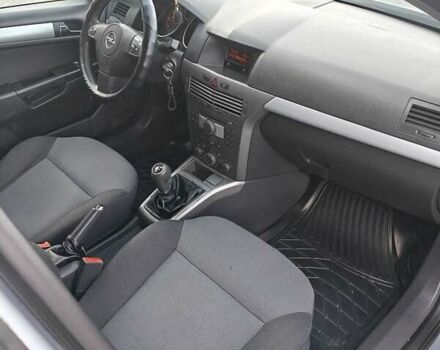 Опель Астра 2006 в Черткове на Automoto.ua Серый Опель Астра, объемом двигателя 1.3 л и пробегом 300 тыс. км за 3999 $, фото 35 на Automoto.ua