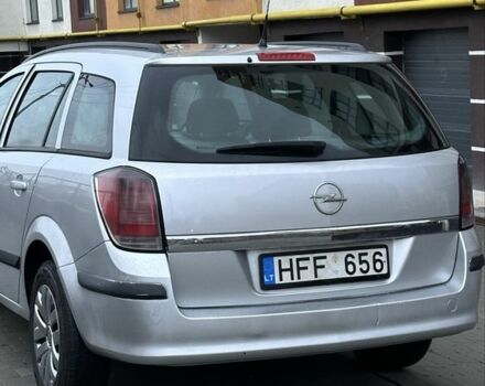 Серый Опель Астра, объемом двигателя 1.7 л и пробегом 290 тыс. км за 1800 $, фото 8 на Automoto.ua