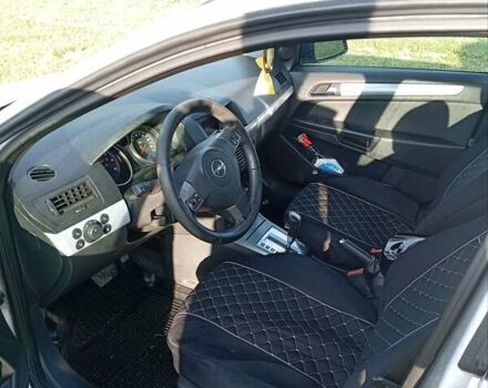 Серый Опель Астра, объемом двигателя 1.9 л и пробегом 258 тыс. км за 4400 $, фото 9 на Automoto.ua