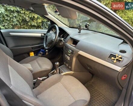 Серый Опель Астра, объемом двигателя 1.6 л и пробегом 190 тыс. км за 5200 $, фото 4 на Automoto.ua