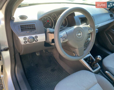 Серый Опель Астра, объемом двигателя 1.3 л и пробегом 385 тыс. км за 4500 $, фото 11 на Automoto.ua