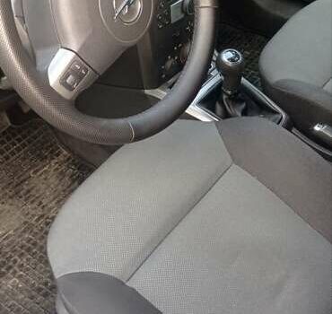 Серый Опель Астра, объемом двигателя 1.6 л и пробегом 217 тыс. км за 4900 $, фото 3 на Automoto.ua