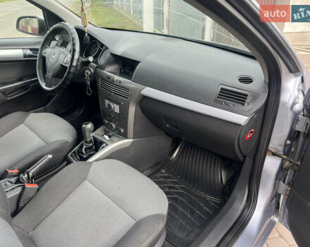 Опель Астра 2006 в Тернополе на Automoto.ua Серый Опель Астра, объемом двигателя 1.2 л и пробегом 300 тыс. км за 3999 $, фото 47 на Automoto.ua