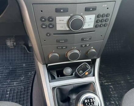 Серый Опель Астра, объемом двигателя 1.2 л и пробегом 323 тыс. км за 4200 $, фото 8 на Automoto.ua