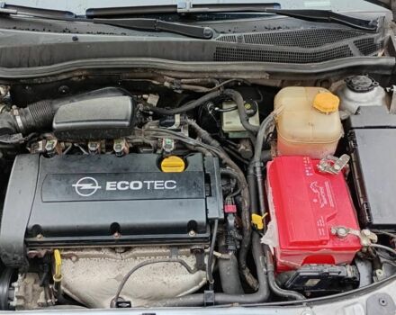 Серый Опель Астра, объемом двигателя 1.6 л и пробегом 287 тыс. км за 3900 $, фото 4 на Automoto.ua