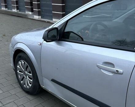 Серый Опель Астра, объемом двигателя 1.7 л и пробегом 290 тыс. км за 1800 $, фото 12 на Automoto.ua