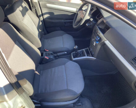 Серый Опель Астра, объемом двигателя 1.3 л и пробегом 385 тыс. км за 4500 $, фото 18 на Automoto.ua