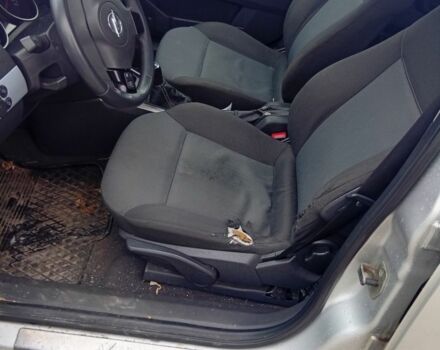 Серый Опель Астра, объемом двигателя 1.7 л и пробегом 273 тыс. км за 1800 $, фото 4 на Automoto.ua