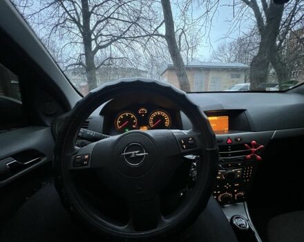 Серый Опель Астра, объемом двигателя 1.9 л и пробегом 349 тыс. км за 4600 $, фото 1 на Automoto.ua