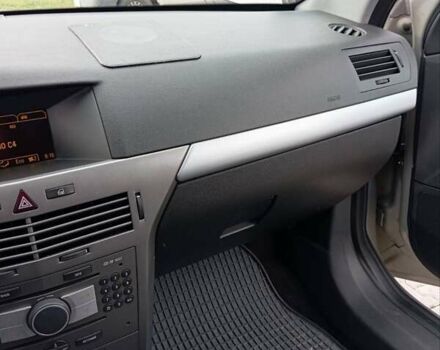 Серый Опель Астра, объемом двигателя 1.6 л и пробегом 198 тыс. км за 5200 $, фото 26 на Automoto.ua