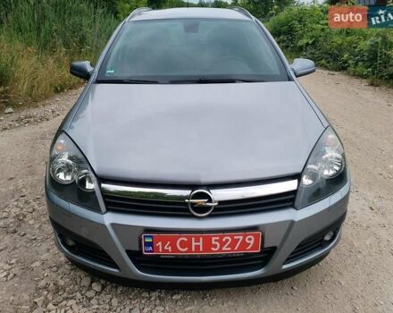 Серый Опель Астра, объемом двигателя 1.6 л и пробегом 206 тыс. км за 5000 $, фото 2 на Automoto.ua