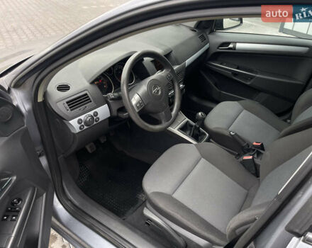 Серый Опель Астра, объемом двигателя 1.6 л и пробегом 158 тыс. км за 4950 $, фото 17 на Automoto.ua