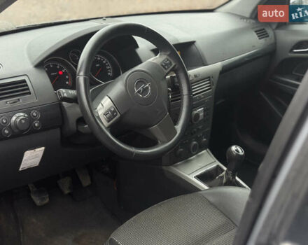 Серый Опель Астра, объемом двигателя 1.6 л и пробегом 271 тыс. км за 3999 $, фото 40 на Automoto.ua