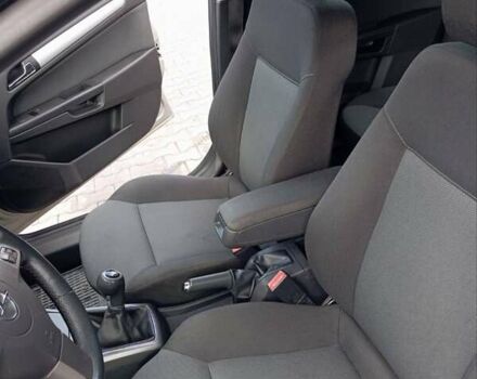 Серый Опель Астра, объемом двигателя 1.6 л и пробегом 198 тыс. км за 5200 $, фото 16 на Automoto.ua