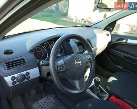 Серый Опель Астра, объемом двигателя 1.6 л и пробегом 260 тыс. км за 4500 $, фото 5 на Automoto.ua