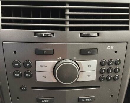 Опель Астра 2006 в Самборе на Automoto.ua Серый Опель Астра, объемом двигателя 1.6 л и пробегом 273 тыс. км за 4200 $, фото 5 на Automoto.ua