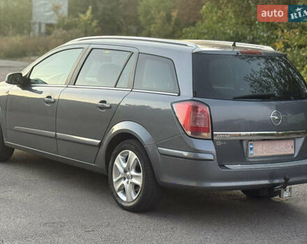 Серый Опель Астра, объемом двигателя 1.6 л и пробегом 308 тыс. км за 5299 $, фото 3 на Automoto.ua