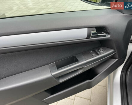 Серый Опель Астра, объемом двигателя 1.6 л и пробегом 198 тыс. км за 4450 $, фото 19 на Automoto.ua