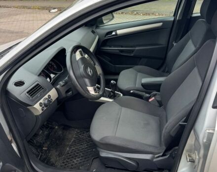 Серый Опель Астра, объемом двигателя 1.9 л и пробегом 300 тыс. км за 2500 $, фото 10 на Automoto.ua