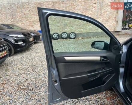 Серый Опель Астра, объемом двигателя 1.69 л и пробегом 238 тыс. км за 4799 $, фото 9 на Automoto.ua