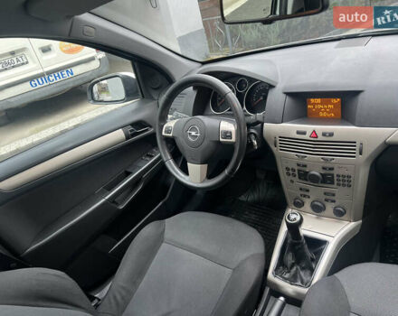 Серый Опель Астра, объемом двигателя 1.36 л и пробегом 270 тыс. км за 3900 $, фото 54 на Automoto.ua