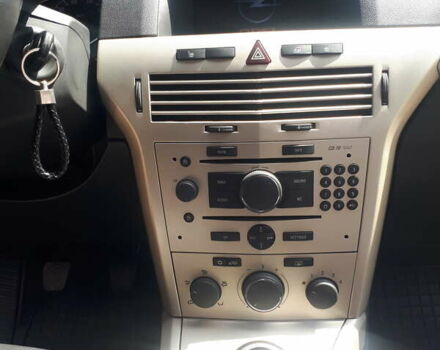 Серый Опель Астра, объемом двигателя 1.6 л и пробегом 250 тыс. км за 5500 $, фото 4 на Automoto.ua