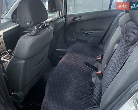 Серый Опель Астра, объемом двигателя 1.7 л и пробегом 301 тыс. км за 5100 $, фото 10 на Automoto.ua