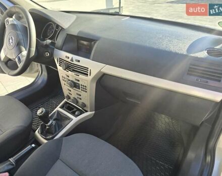 Серый Опель Астра, объемом двигателя 1.3 л и пробегом 238 тыс. км за 4800 $, фото 20 на Automoto.ua