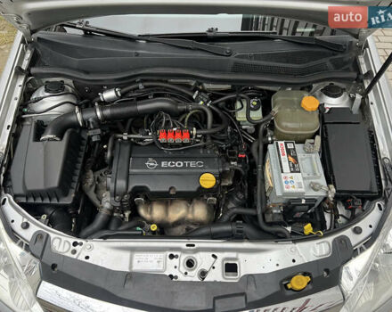 Серый Опель Астра, объемом двигателя 1.36 л и пробегом 270 тыс. км за 3900 $, фото 75 на Automoto.ua