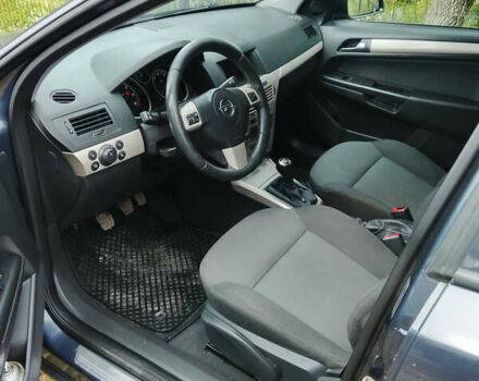 Серый Опель Астра, объемом двигателя 1.91 л и пробегом 241 тыс. км за 5400 $, фото 5 на Automoto.ua