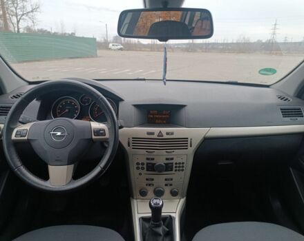Серый Опель Астра, объемом двигателя 1.6 л и пробегом 226 тыс. км за 5400 $, фото 13 на Automoto.ua