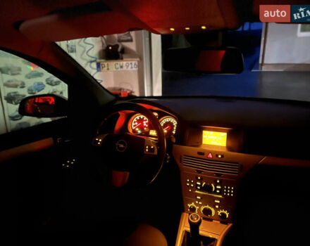 Серый Опель Астра, объемом двигателя 1.36 л и пробегом 270 тыс. км за 3900 $, фото 137 на Automoto.ua