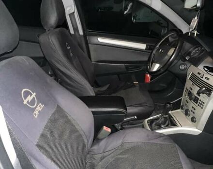 Серый Опель Астра, объемом двигателя 1.9 л и пробегом 300 тыс. км за 3900 $, фото 4 на Automoto.ua