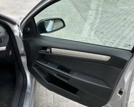 Серый Опель Астра, объемом двигателя 1.6 л и пробегом 250 тыс. км за 5350 $, фото 23 на Automoto.ua