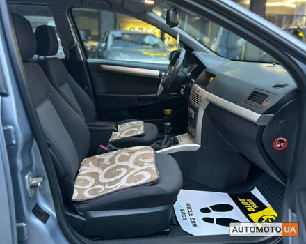 Серый Опель Астра, объемом двигателя 1.7 л и пробегом 321 тыс. км за 6000 $, фото 17 на Automoto.ua