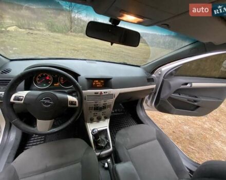 Серый Опель Астра, объемом двигателя 1.69 л и пробегом 330 тыс. км за 3700 $, фото 5 на Automoto.ua