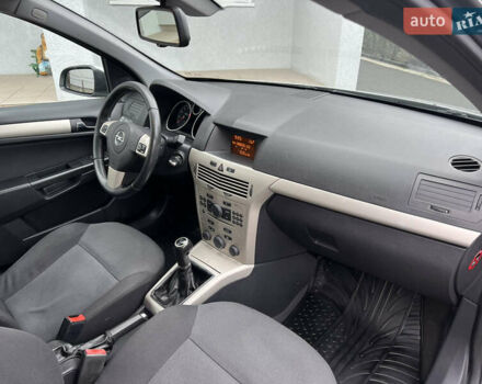 Серый Опель Астра, объемом двигателя 1.36 л и пробегом 270 тыс. км за 3900 $, фото 102 на Automoto.ua