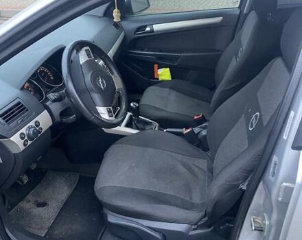 Серый Опель Астра, объемом двигателя 1.6 л и пробегом 289 тыс. км за 4750 $, фото 11 на Automoto.ua