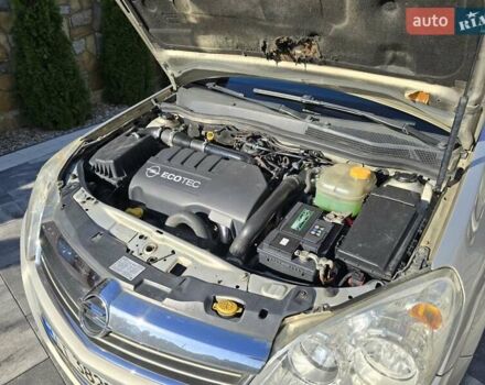 Серый Опель Астра, объемом двигателя 1.3 л и пробегом 238 тыс. км за 4800 $, фото 24 на Automoto.ua